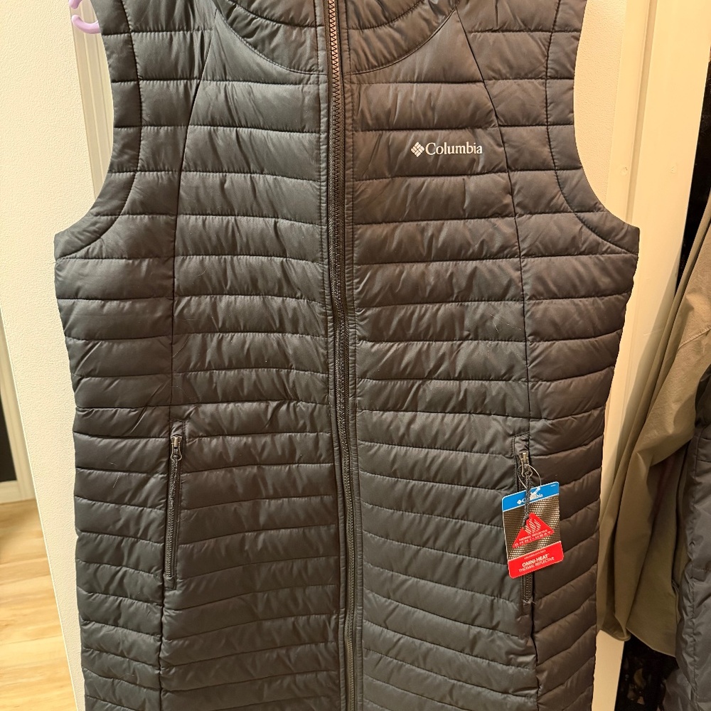 NWT Columbia Vest (long)